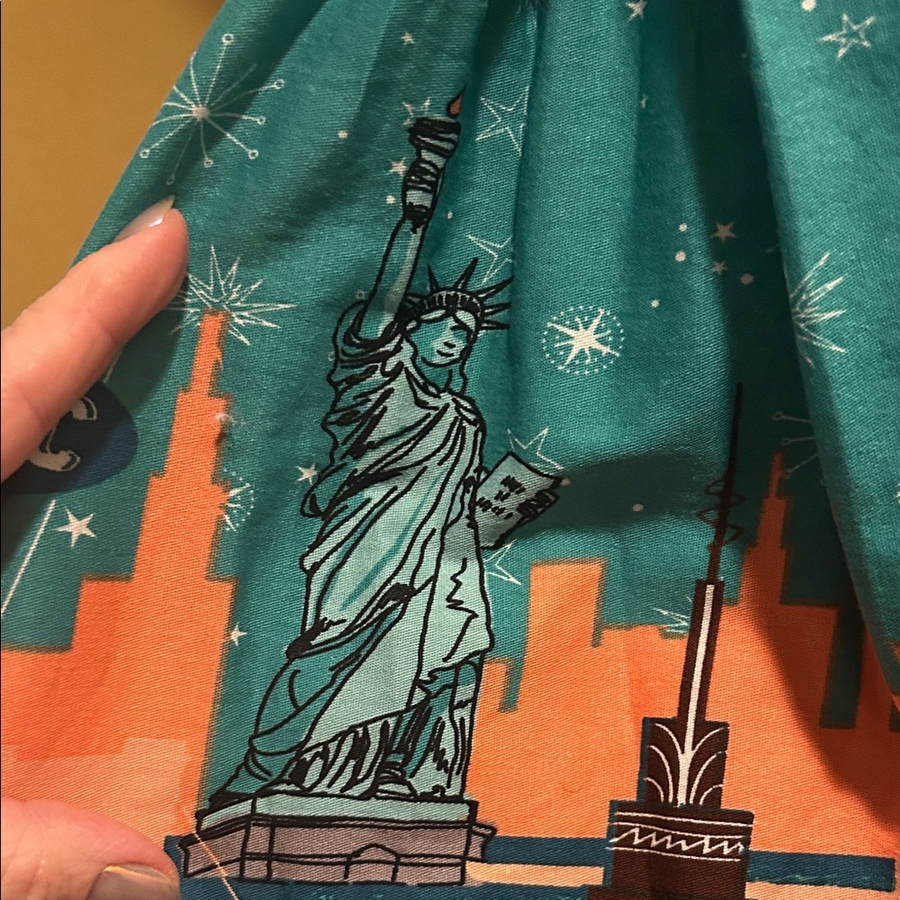 New York Cityscape Print Teal Skirt - Picture 5 of 6